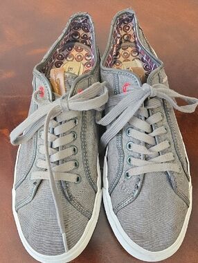 Ben Sherman Men's Gray Canvas Sneakers with Patterned Lining